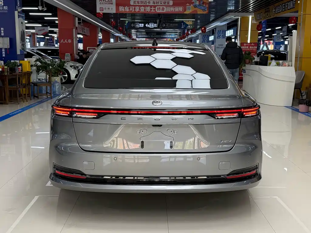 Toyota Crown Import 2024 Model 2.5L Supreme Edition 2024 - thumbnail 18