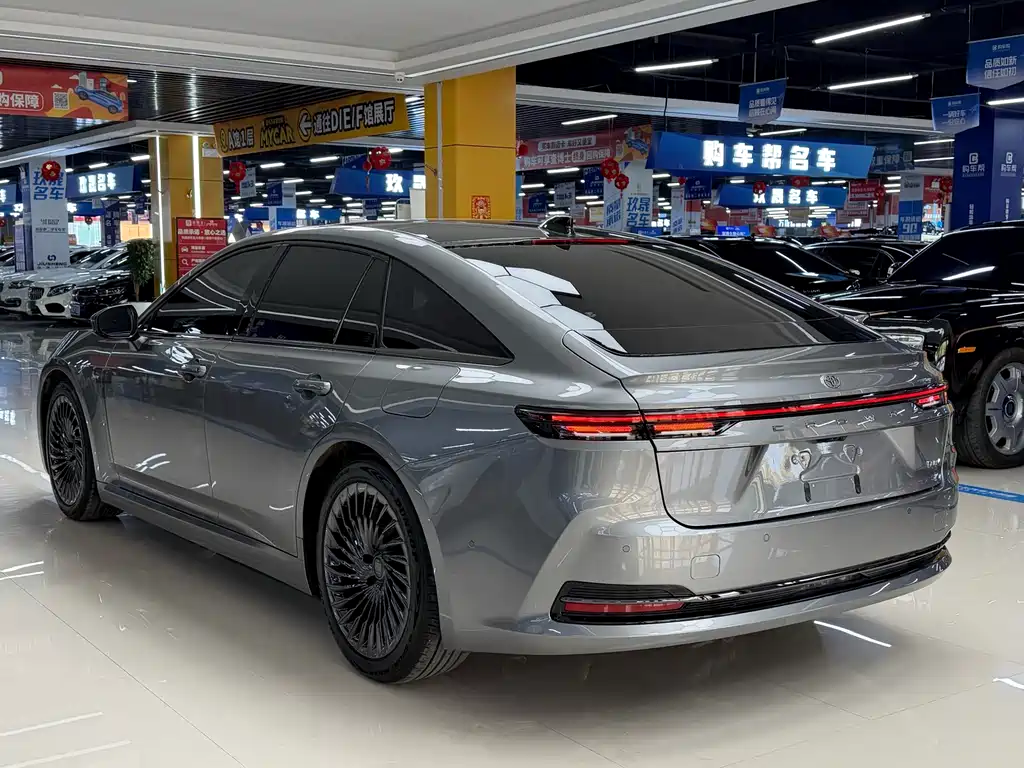 Toyota Crown Import 2024 Model 2.5L Supreme Edition 2024 - thumbnail 19