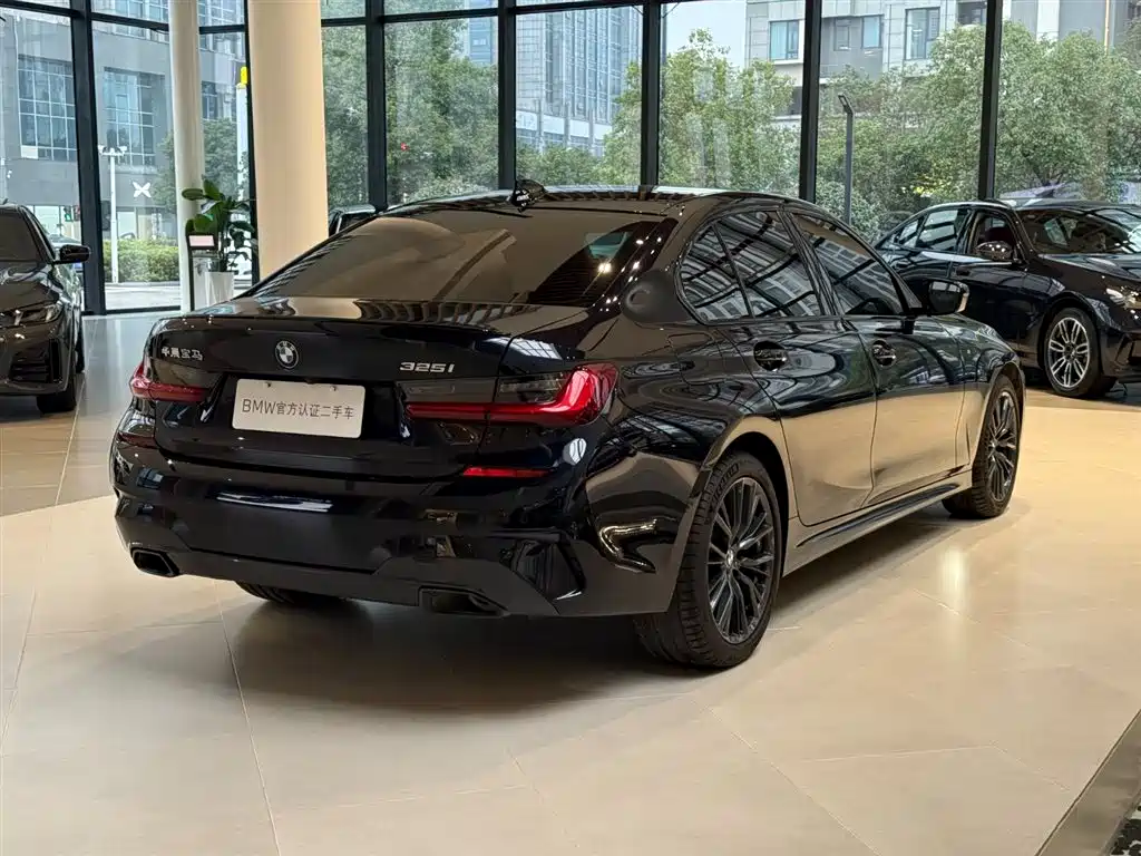 BMW BMW 3 Series 2022 325i M Sport Shadow Night Package 2022 - thumbnail 11
