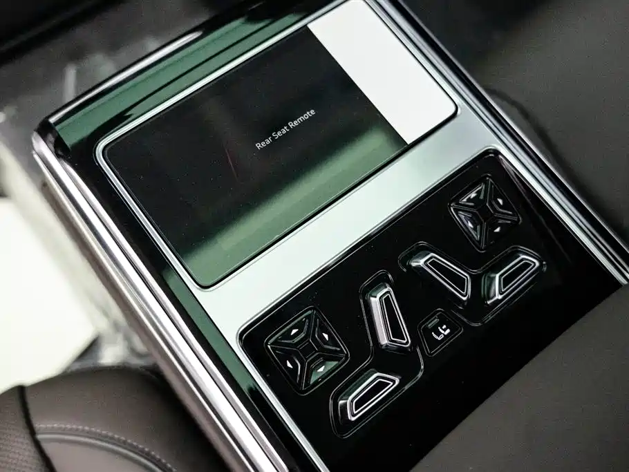 Audi Audi A8 2025 A8L 50 TFSI quattro Premium Selection 2026 - thumbnail 16