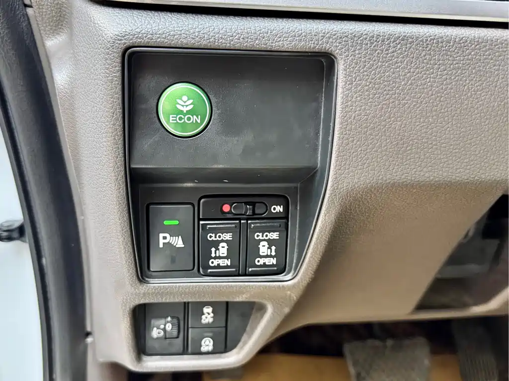 Honda Honda Odyssey 2017 2.4L Luxury Edition 2018 - thumbnail 13