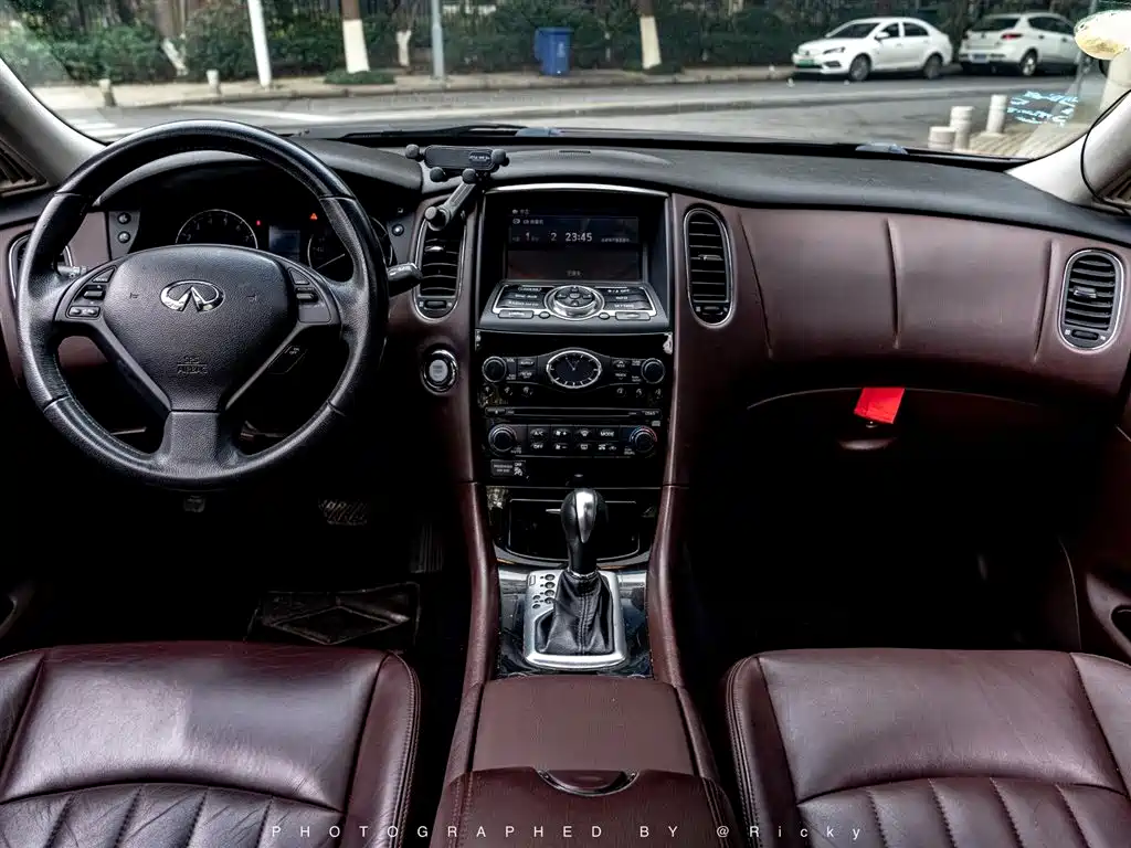 Infiniti Infiniti QX50 Import 2013 2.5L FWD Elegant Edition 2013 - thumbnail 3