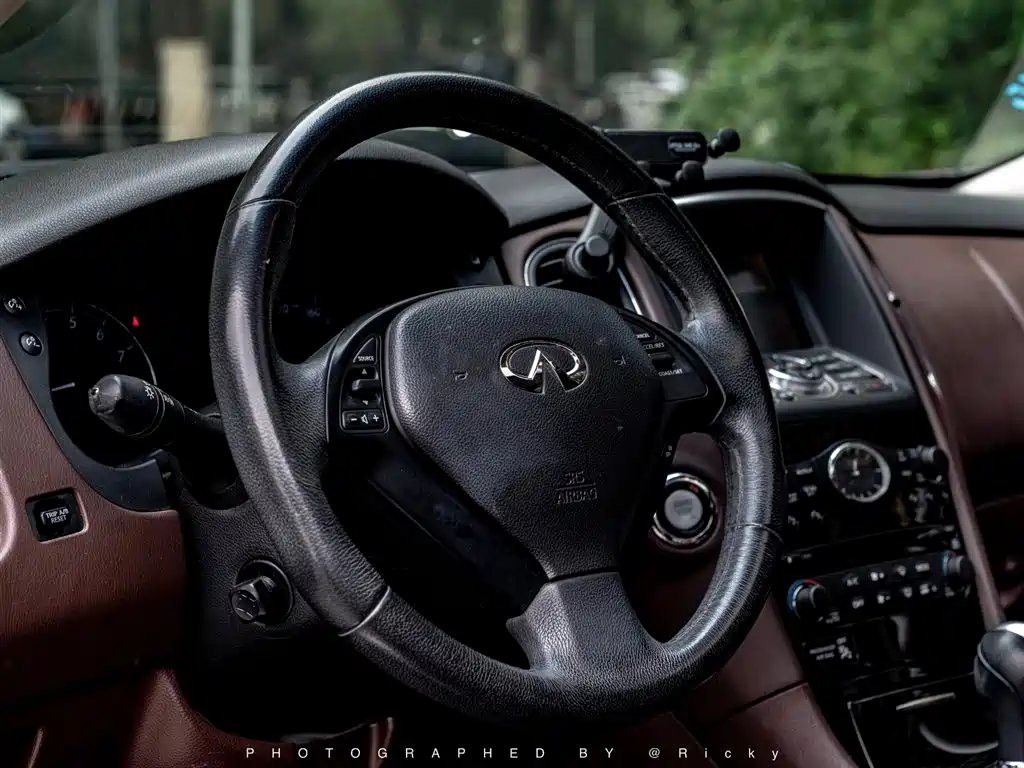 Infiniti Infiniti QX50 Import 2013 2.5L FWD Elegant Edition 2013 - thumbnail 4