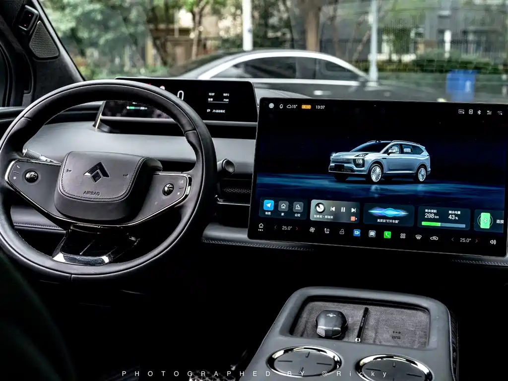 GAC AION Hyper HL 2025 700 Ultra 6-Seat AWD LiDAR Edition 2025 - thumbnail 6