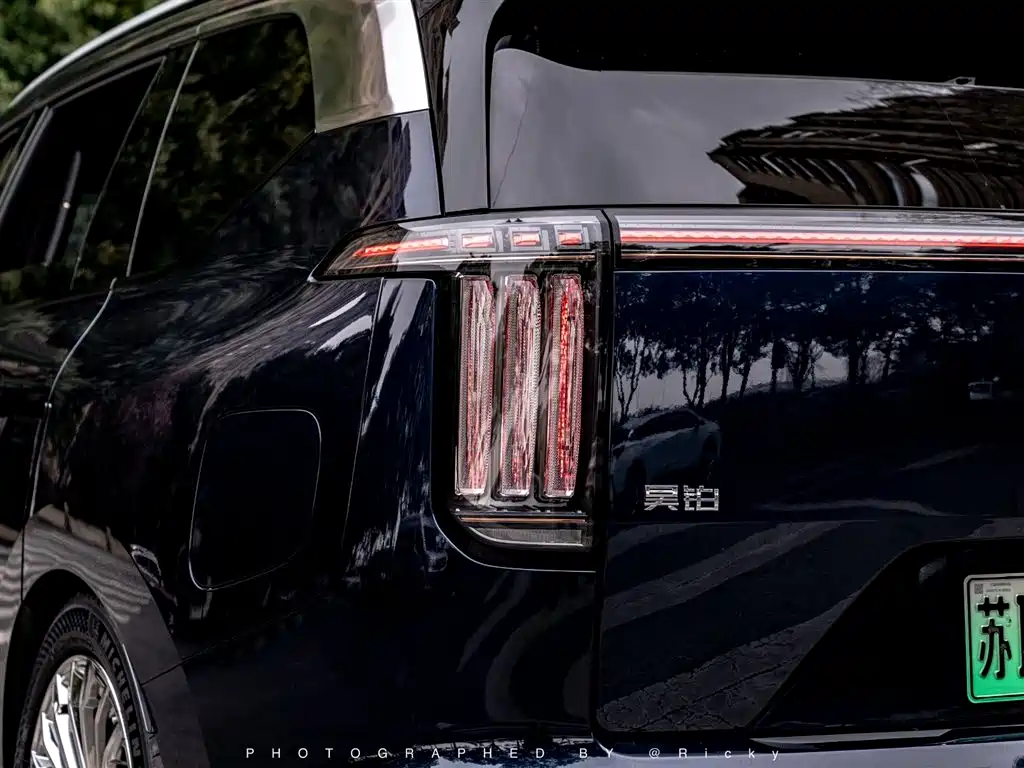 GAC AION Hyper HL 2025 700 Ultra 6-Seat AWD LiDAR Edition 2025 - thumbnail 16