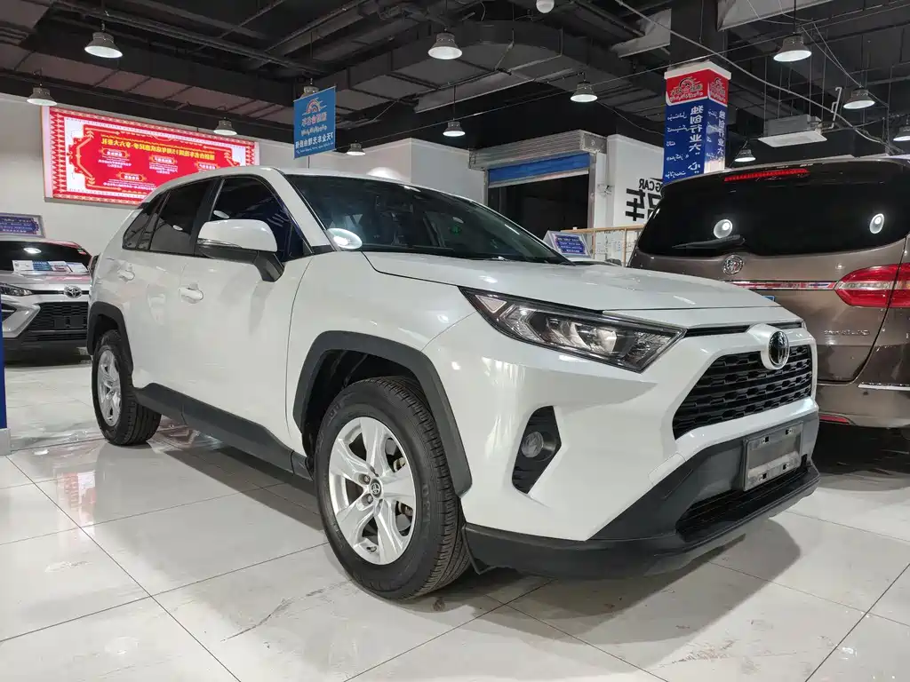 Toyota RAV4 2022 2.0L CVT 2WD City Edition 2022 - thumbnail 3