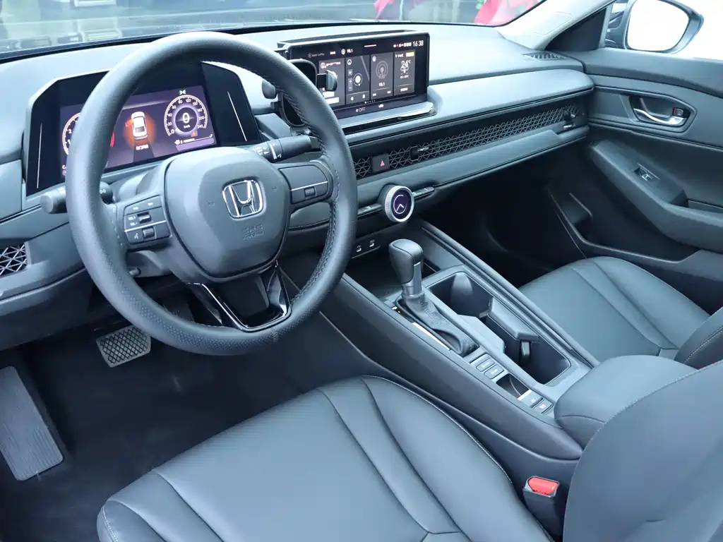 Honda Accord 2025 Sport Series 260TURBO Comfort Edition 2026 - thumbnail 6