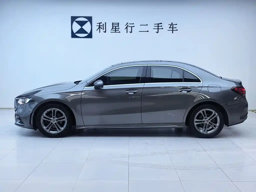 Mercedes-Benz Mercedes-Benz A-Class 2021 Model Year Facelift A 180 L Sport Sedan 2021 - thumbnail 2