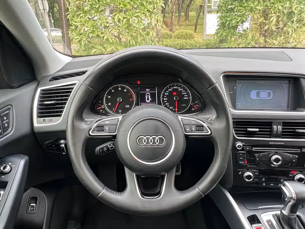 Audi Audi Q5 2013 40 TFSI Technology Package 2014 - thumbnail 5