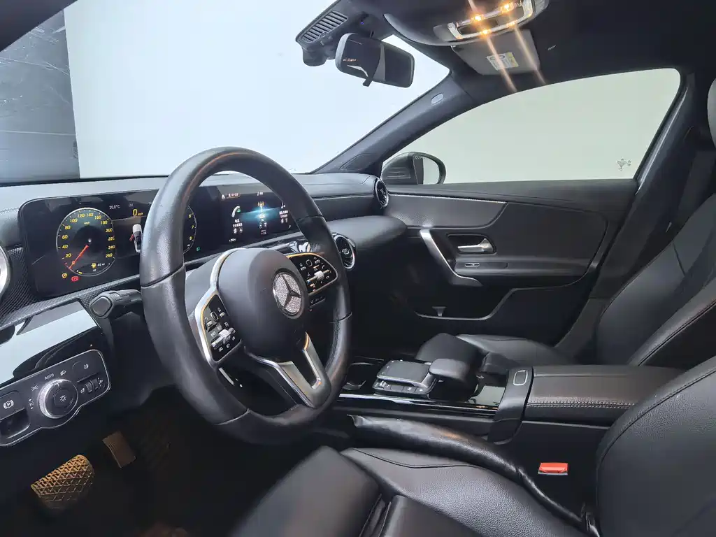 Mercedes-Benz Mercedes-Benz A-Class 2021 Model Year Facelift A 180 L Sport Sedan 2021 - thumbnail 15