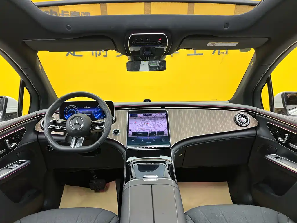 Mercedes-Benz Mercedes-Benz EQE SUV 2023 350 4MATIC Pioneer Edition 2025 - thumbnail 8