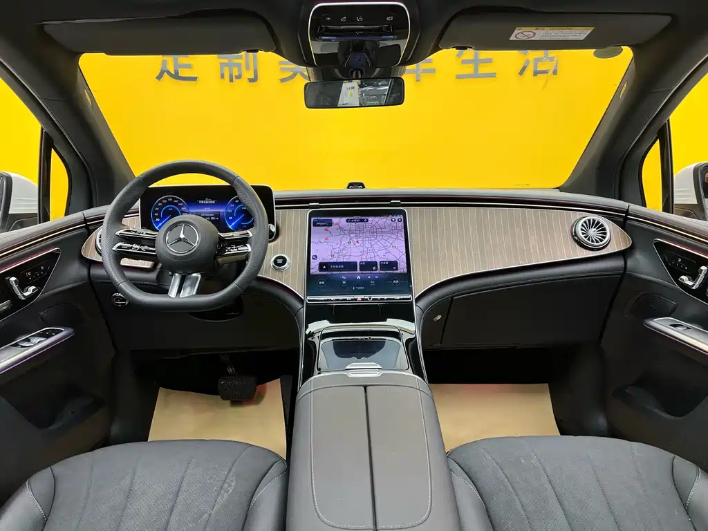 Mercedes-Benz Mercedes-Benz EQE SUV 2023 350 4MATIC Pioneer Edition 2025 - thumbnail 9