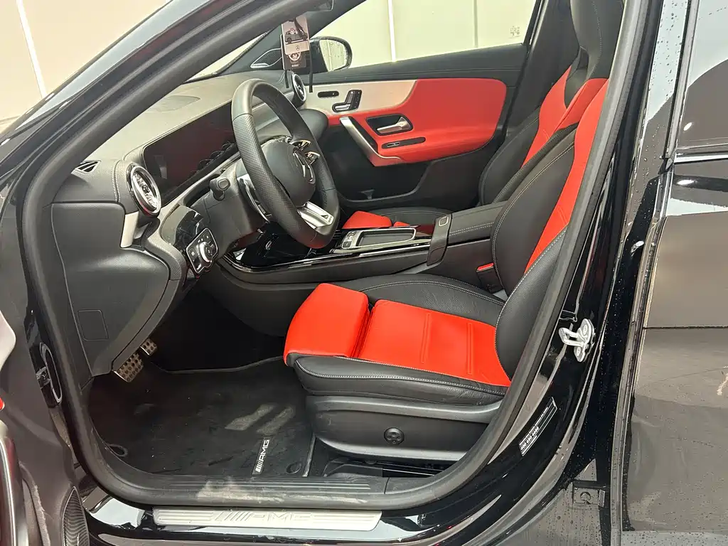 Mercedes-Benz Mercedes-Benz A-Class AMG Imported 2024 AMG A 35 4MATIC 2025 - thumbnail 5
