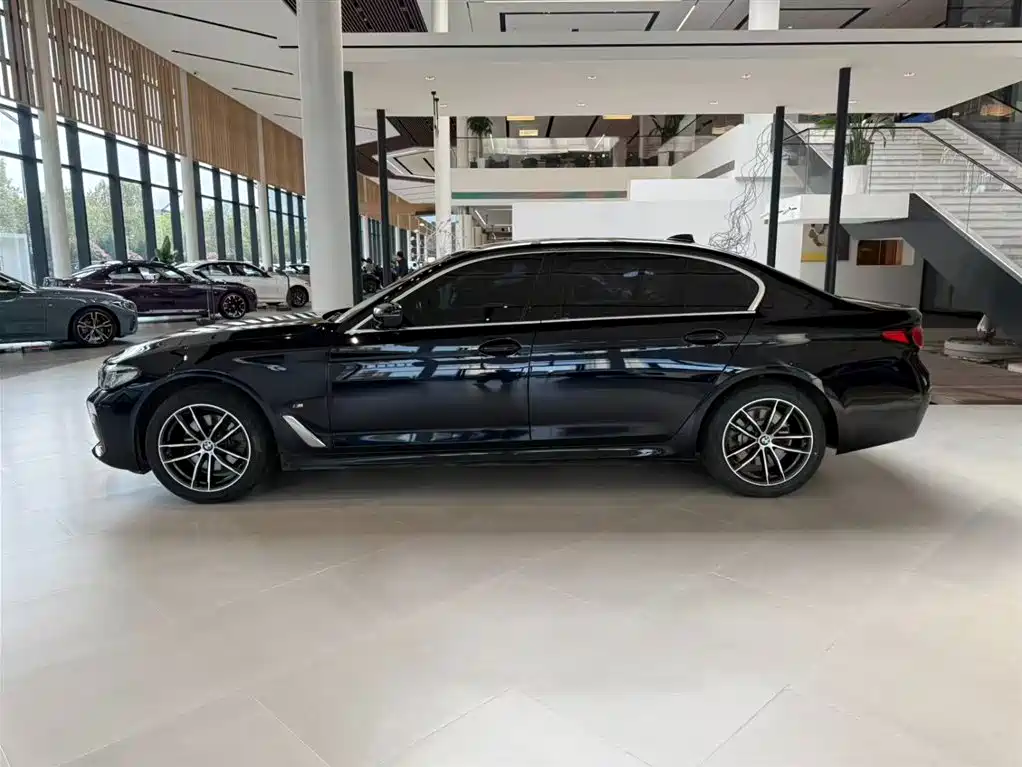 BMW BMW 5 Series 2022 525Li M Sport Package 2022 - thumbnail 9
