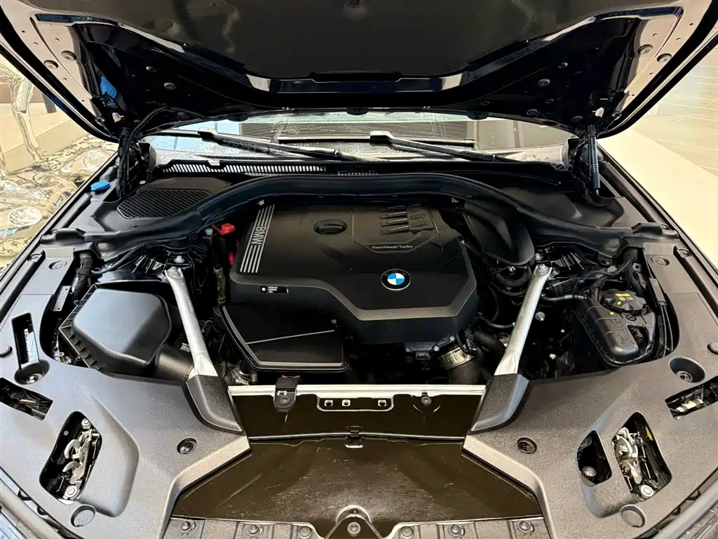 BMW BMW 5 Series 2022 525Li M Sport Package 2022 - thumbnail 11