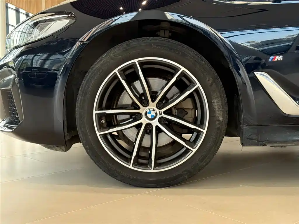 BMW BMW 5 Series 2022 525Li M Sport Package 2022 - thumbnail 13