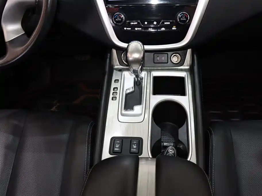 Nissan Lannia 2021 2.5L XL 2WD Intelligent Connection Luxury Edition 2022 - thumbnail 15