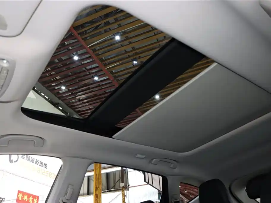 Nissan Lannia 2021 2.5L XL 2WD Intelligent Connection Luxury Edition 2022 - thumbnail 16