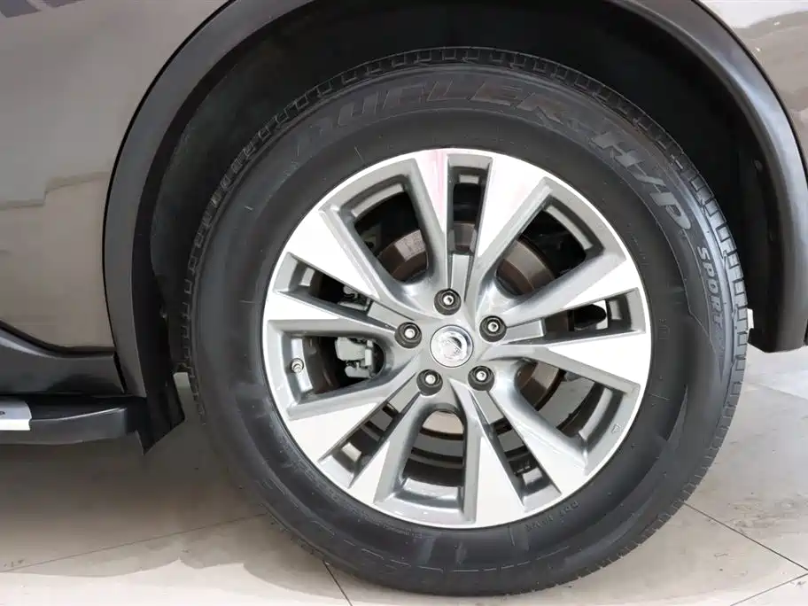 Nissan Lannia 2021 2.5L XL 2WD Intelligent Connection Luxury Edition 2022 - thumbnail 20