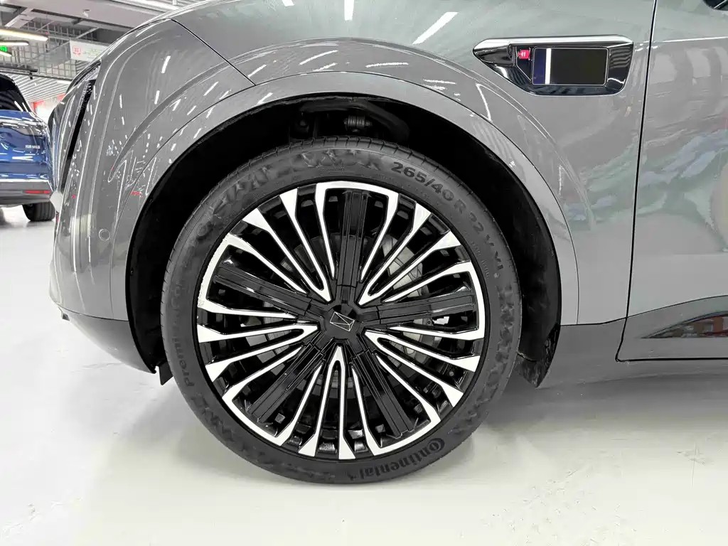 Avatr Avatr 11 2022 Ultra Long Range Dual Motor Luxury Edition 4-Seat 2023 - thumbnail 5