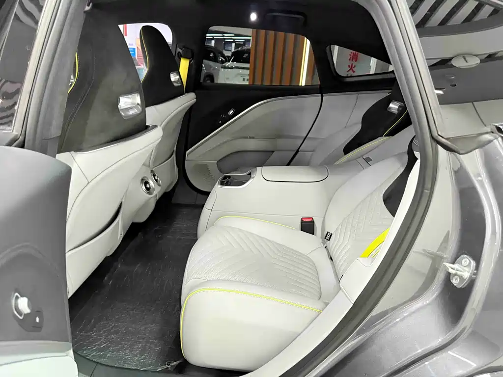 Avatr Avatr 11 2022 Ultra Long Range Dual Motor Luxury Edition 4-Seat 2023 - thumbnail 16