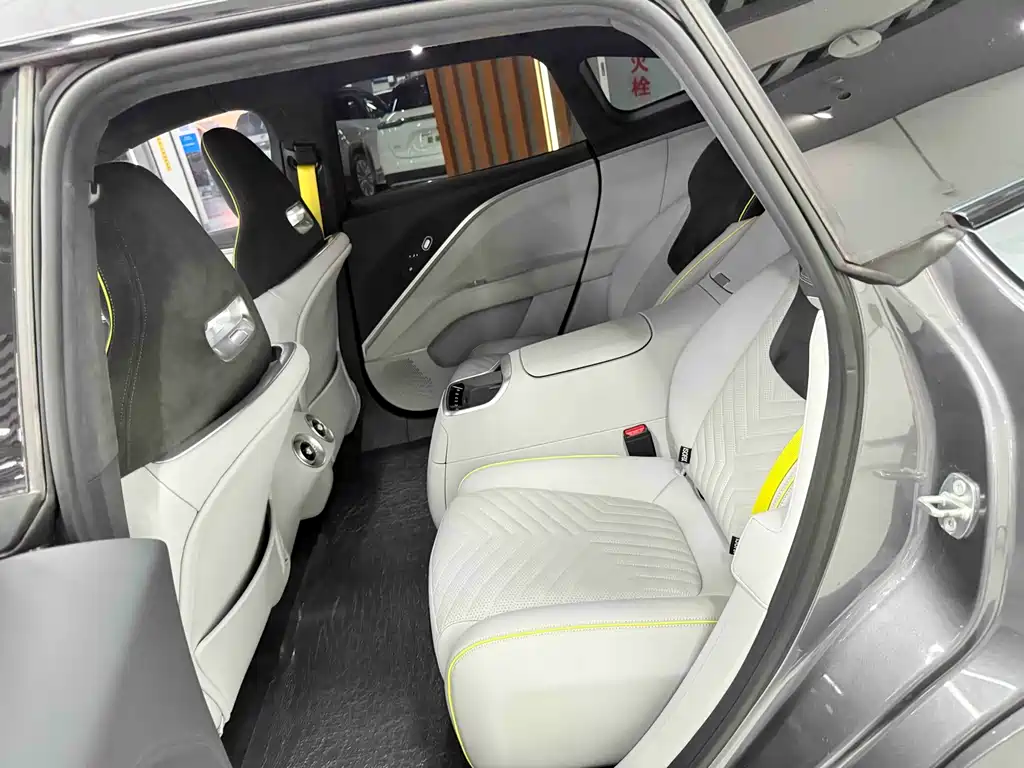 Avatr Avatr 11 2022 Ultra Long Range Dual Motor Luxury Edition 4-Seat 2023 - thumbnail 21