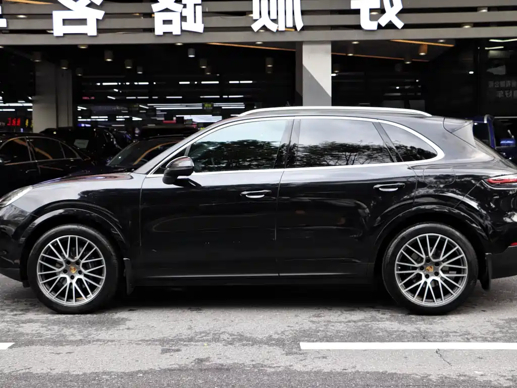 Porsche Porsche Cayenne 2022 Platinum Edition 3.0T 2022 - thumbnail 5