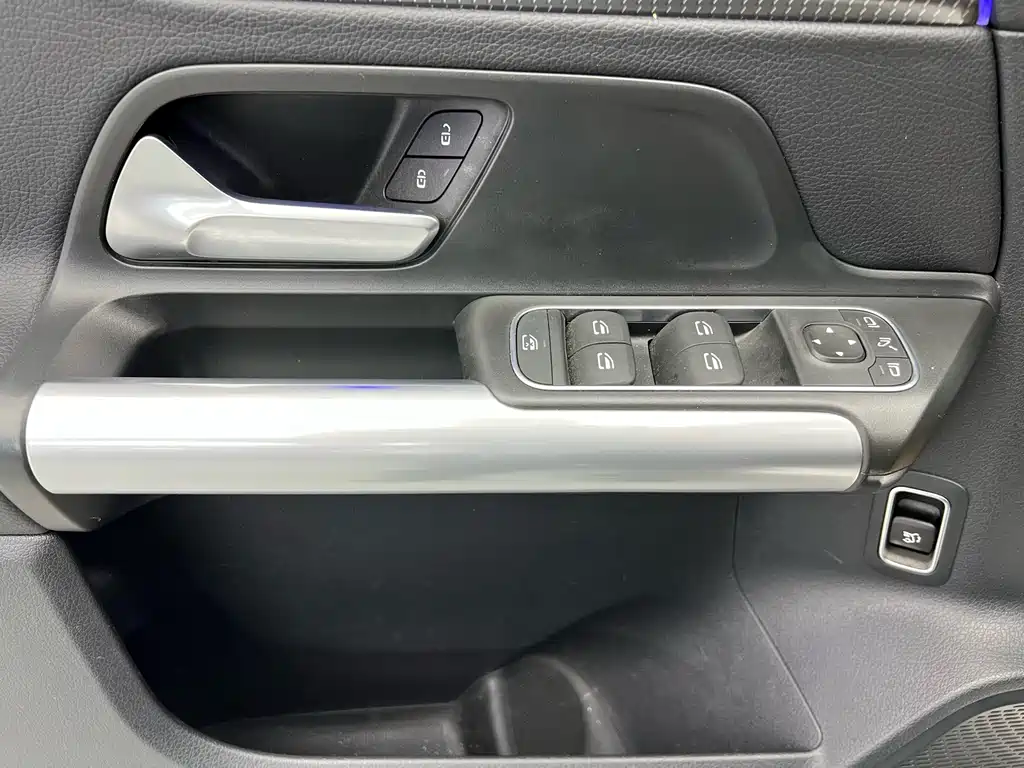 Mercedes-Benz Mercedes-Benz GLA 2022 GLA 200 2022 - thumbnail 3
