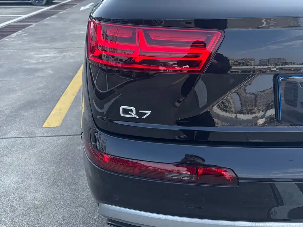 Audi Audi Q7 2016 45 TFSI Technology Edition 2018 - thumbnail 6