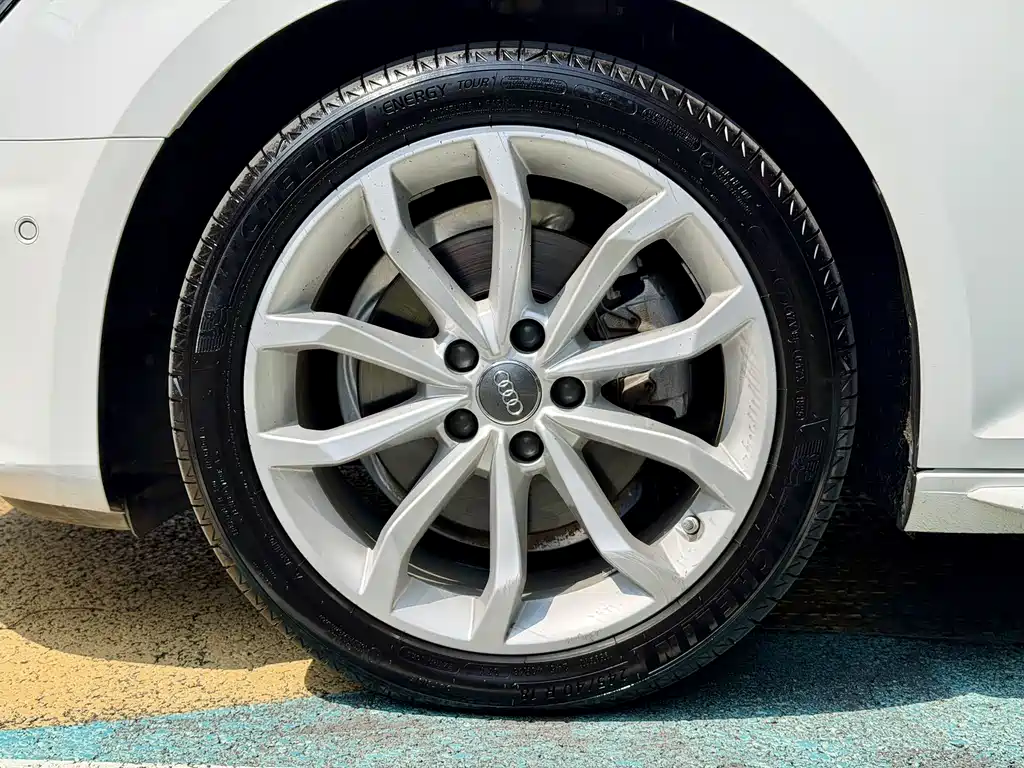 Audi Audi A4L 2019 40 TFSI Fashion Edition China V 2019 - thumbnail 4