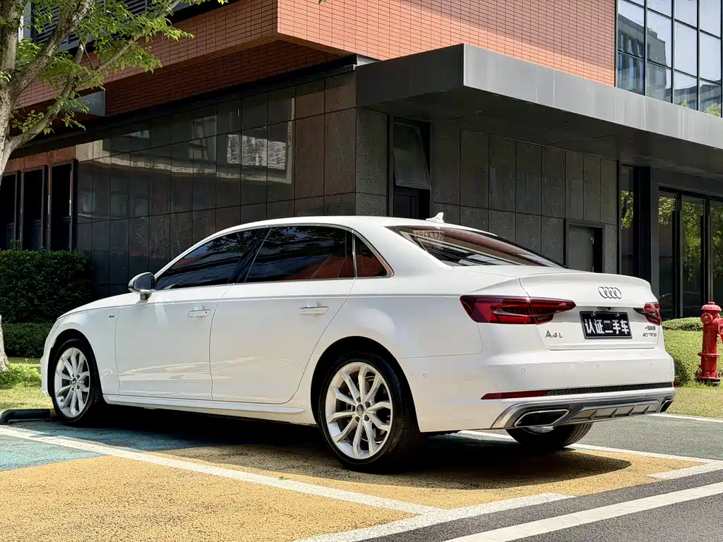 Audi Audi A4L 2019 40 TFSI Fashion Edition China V 2019 - thumbnail 6