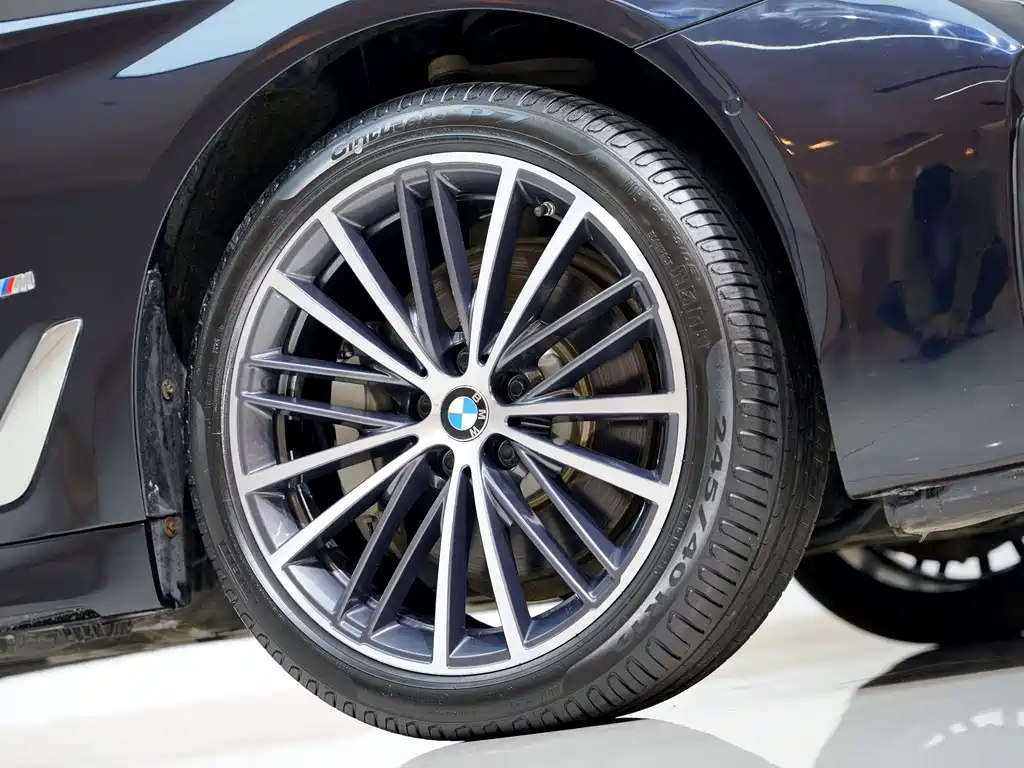 BMW BMW 5 Series 2022 Model Year Facelift 530Li Leading Type M Sport Package 2022 - thumbnail 8