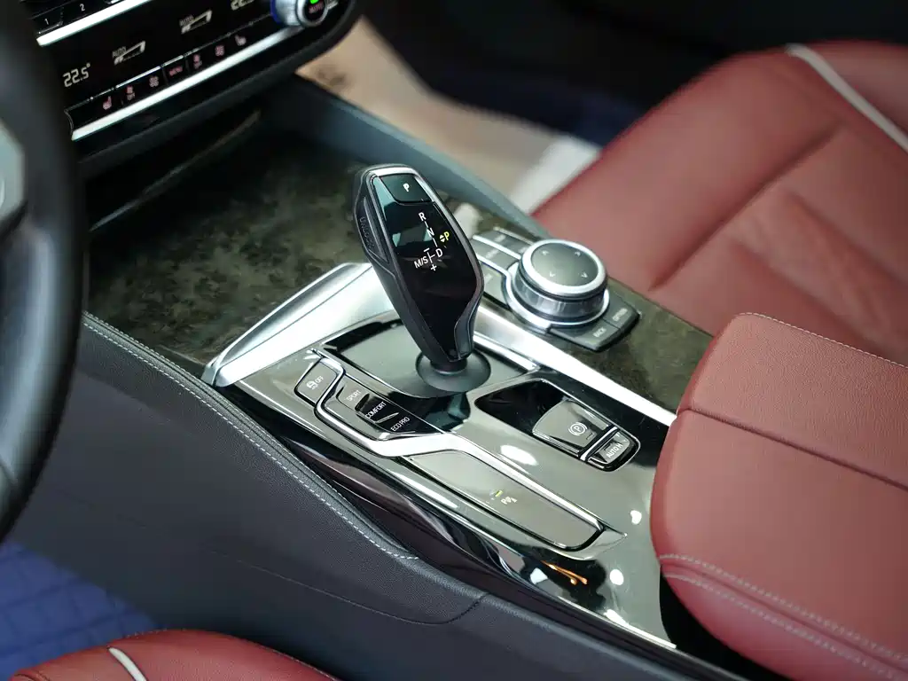 BMW BMW 5 Series 2022 Model Year Facelift 530Li Leading Type M Sport Package 2022 - thumbnail 18