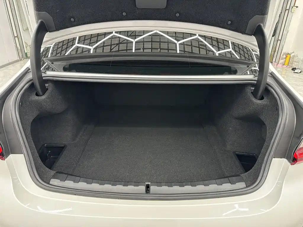 BMW BMW 3 Series 2023 320Li M Sport Package 2023 - thumbnail 16