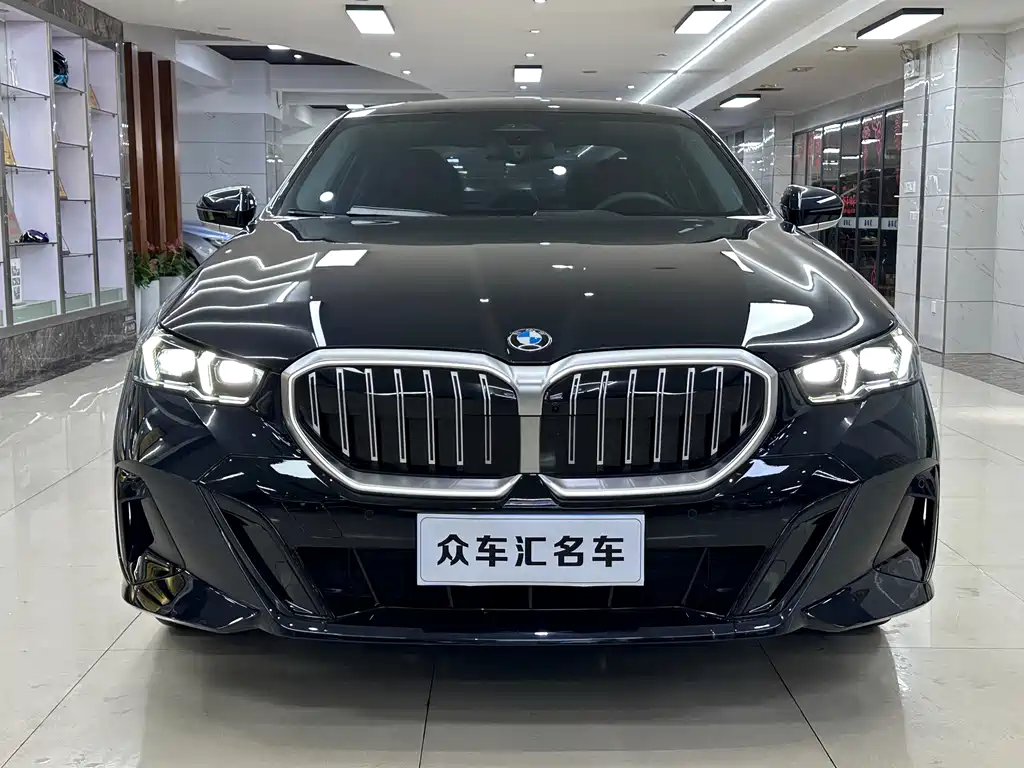 BMW BMW 5 Series 2026 530Li Leading Model M Sport Package 2026 - thumbnail 2
