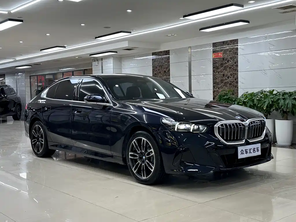 BMW BMW 5 Series 2026 530Li Leading Model M Sport Package 2026 - thumbnail 3