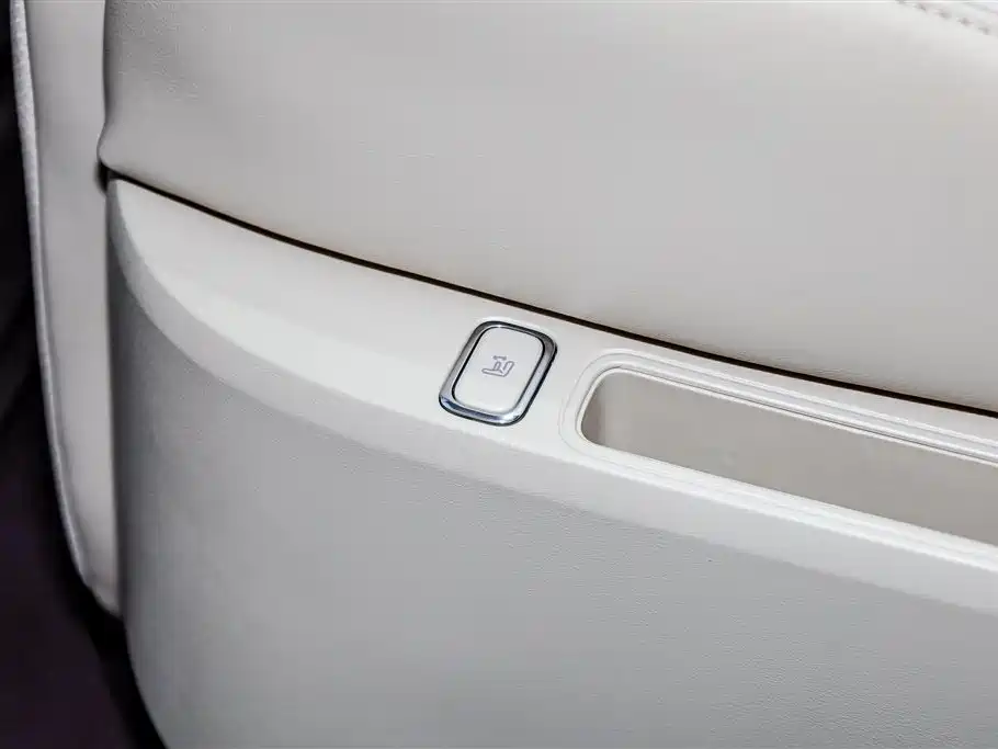AITO Aito M7 2026 Extended Range Max AWD 6-Seat (192-line LiDAR) 2025 - thumbnail 12