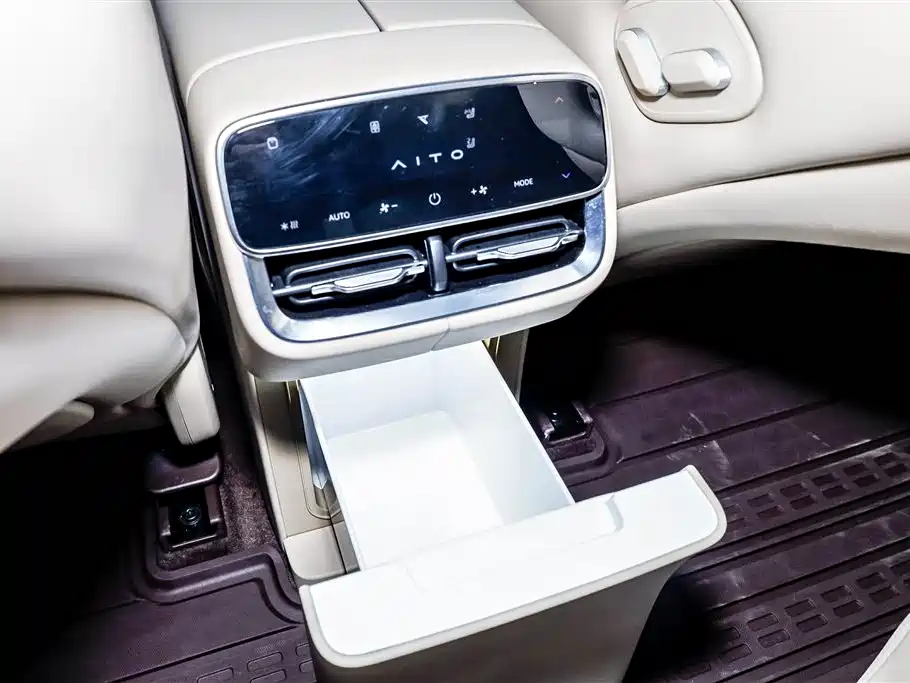 AITO Aito M7 2026 Extended Range Max AWD 6-Seat (192-line LiDAR) 2025 - thumbnail 27