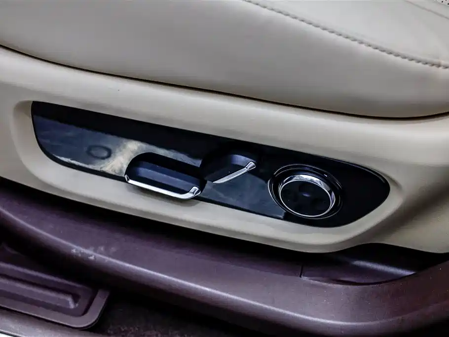AITO Aito M7 2026 Extended Range Max AWD 6-Seat (192-line LiDAR) 2025 - thumbnail 30