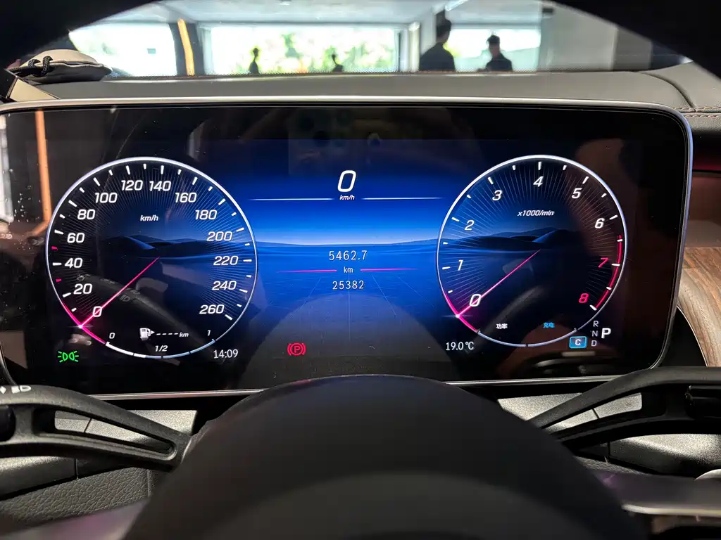 Mercedes-Benz Mercedes-Benz GLC 2025 GLC 300 L 4MATIC Dynamic Model 5-Seat 2025 - thumbnail 11