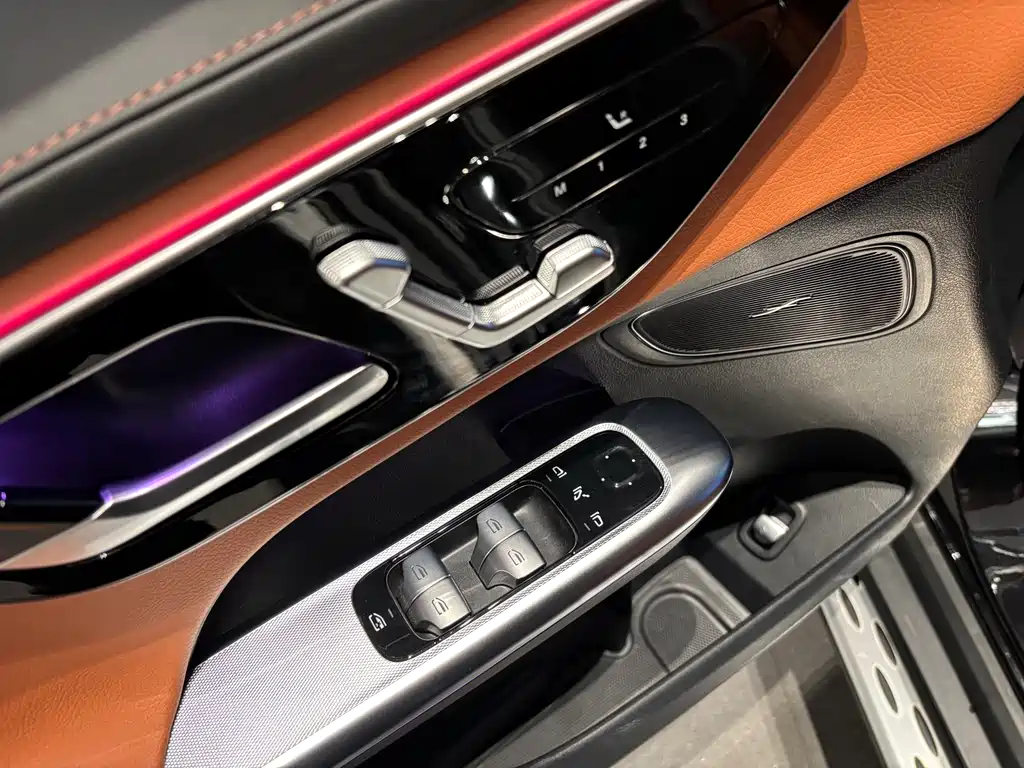 Mercedes-Benz Mercedes-Benz GLC 2025 GLC 300 L 4MATIC Dynamic Model 5-Seat 2025 - thumbnail 13