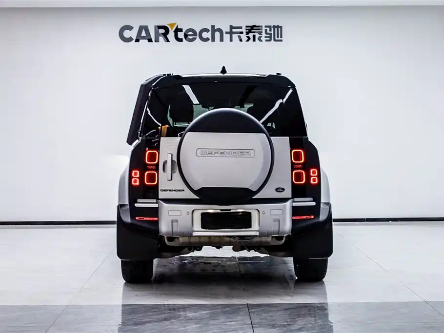Land Rover Land Rover Defender 2022 110 P400 Dark Black Special Edition 2022 - thumbnail 2