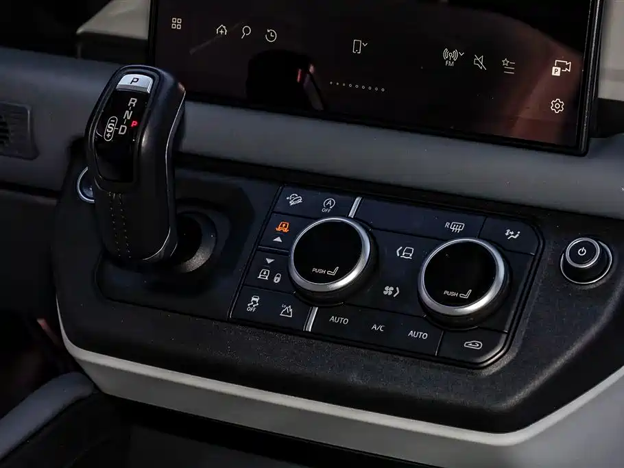 Land Rover Land Rover Defender 2022 110 P400 Dark Black Special Edition 2022 - thumbnail 12
