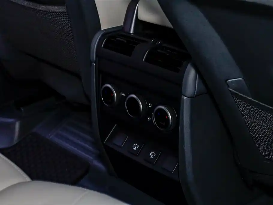Land Rover Land Rover Defender 2022 110 P400 Dark Black Special Edition 2022 - thumbnail 13