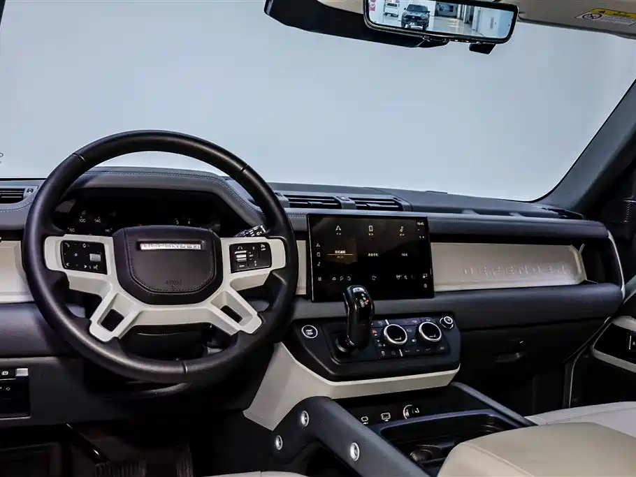 Land Rover Land Rover Defender 2022 110 P400 Dark Black Special Edition 2022 - thumbnail 18
