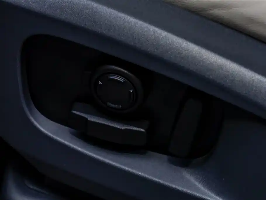 Land Rover Land Rover Defender 2022 110 P400 Dark Black Special Edition 2022 - thumbnail 25
