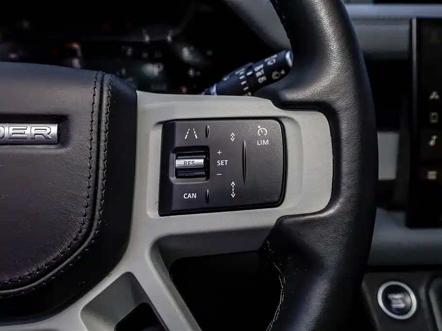 Land Rover Land Rover Defender 2022 110 P400 Dark Black Special Edition 2022 - thumbnail 28