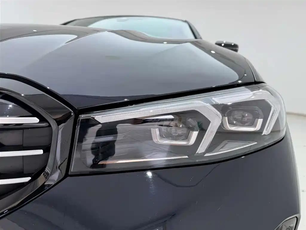 BMW BMW 3 Series 2023 325Li M Sport Shadow Night Package 2023 - thumbnail 2