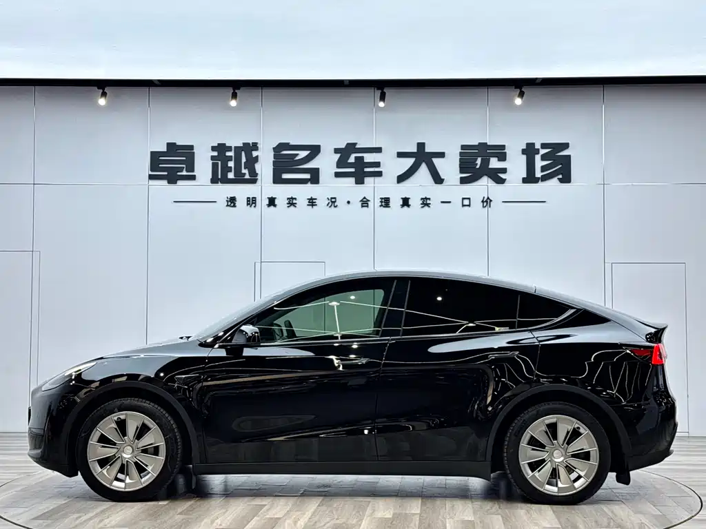 Tesla Model Y 2022 Rear-Wheel Drive 2023 - thumbnail 4