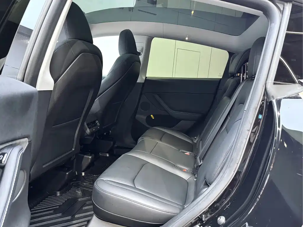 Tesla Model Y 2022 Rear-Wheel Drive 2023 - thumbnail 10